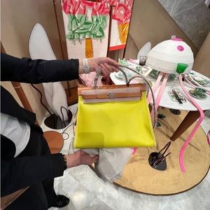 Hermes herbag 31 brand new, out of store, dust bag, box, receipt never worn